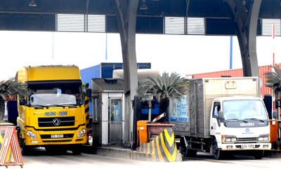 A toll station in Hanoi Highway, HCMC (Photo: SGGP)